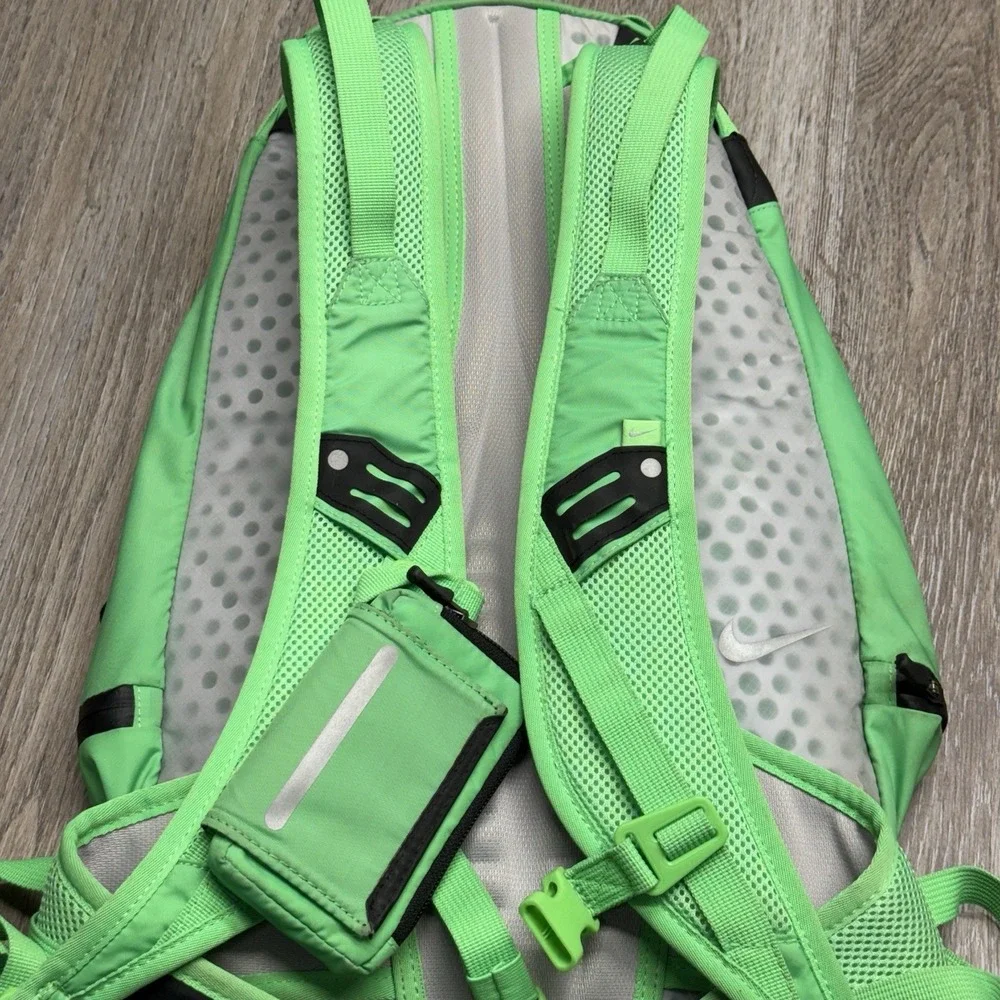 NIKE Cheyenne VAPOR HYPERVOID Running Aerospan BACKPACK Bag Green Wet Storage